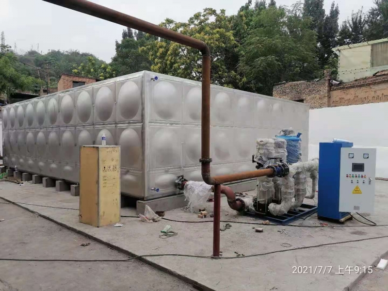 200立方不銹鋼保溫水箱，加不銹鋼凈水設(shè)備